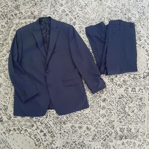 Ralph Lauren men's suit. 38/32 pant 46L blazer